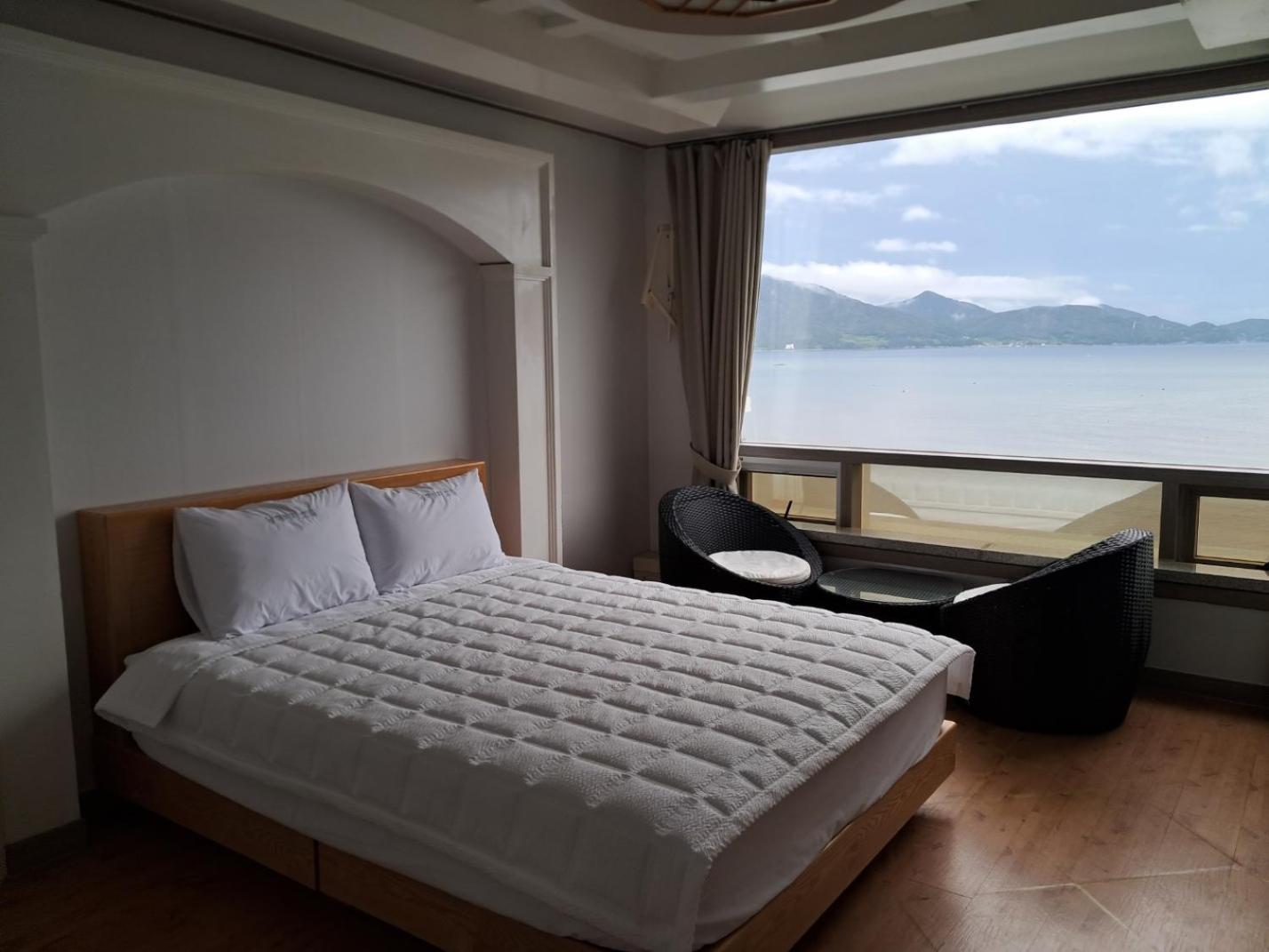 Namhae Beach Hotel Экстерьер фото