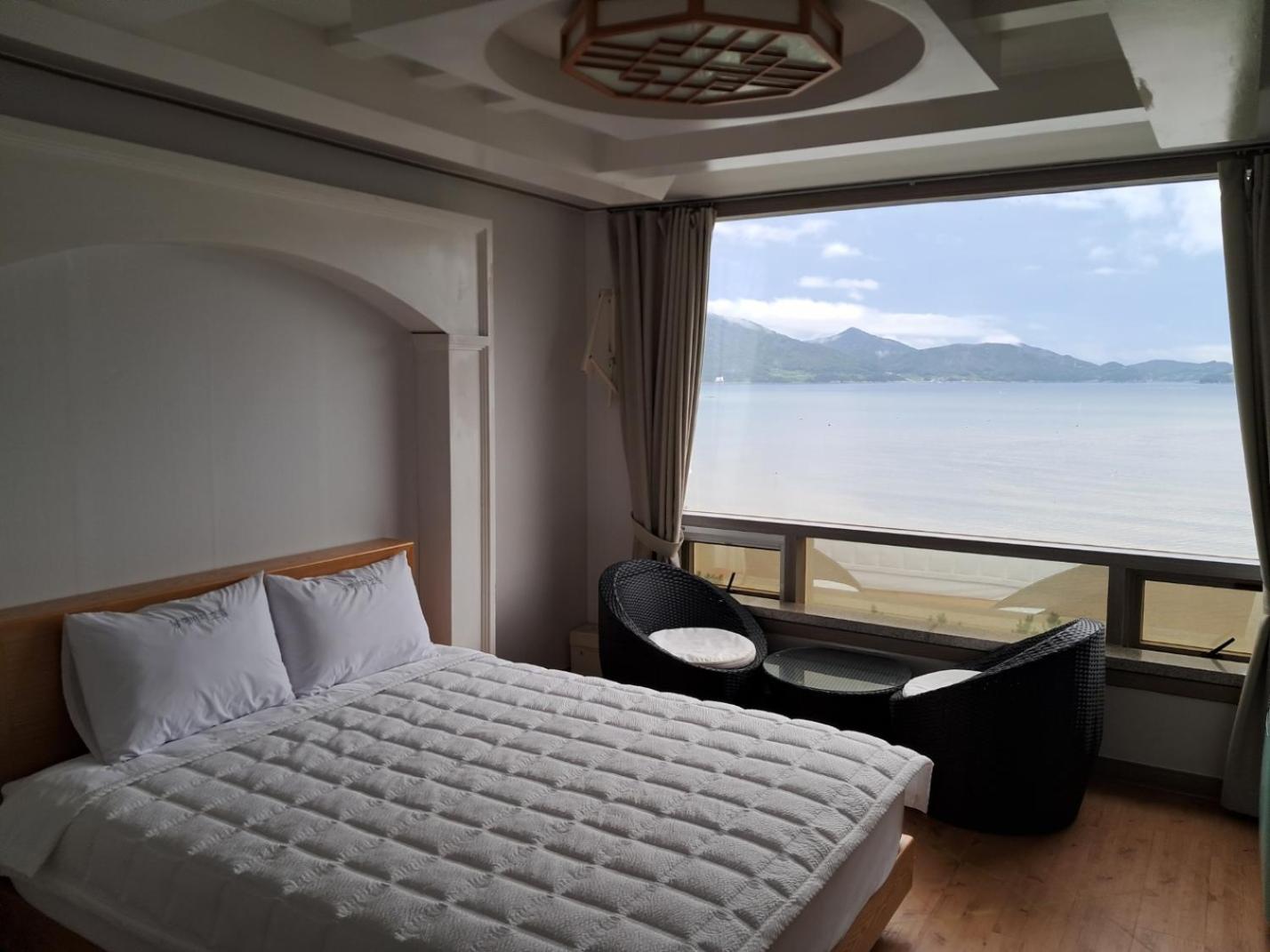 Namhae Beach Hotel Экстерьер фото